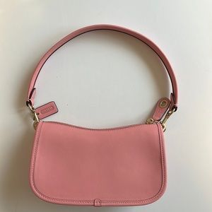 COACH Swinger 20 Bag in Pink